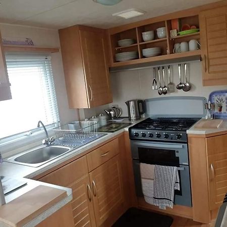 I 10 Caravan 4 Berth Chase Caravan Park Ingoldmells Exterior foto