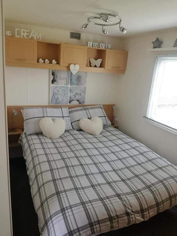 I 10 Caravan 4 Berth Chase Caravan Park Ingoldmells Exterior foto
